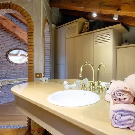 6 Ponterosso - Luxury Attic * Trieszt